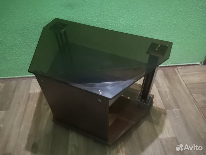 Стеклянная тумба под тв