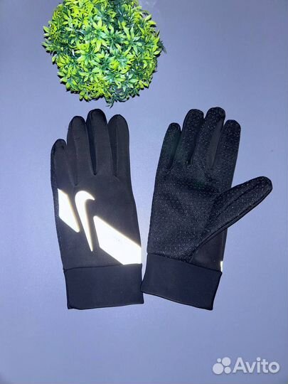 Перчатки nike hyperwarm