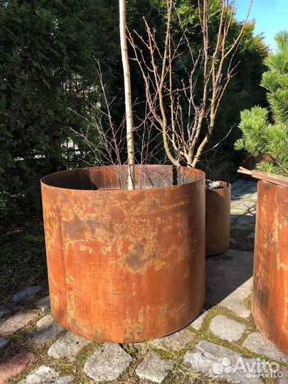 Вазоны уличные металлические для растений