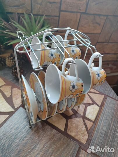 Кофейный сервиз на подставке. Неполный