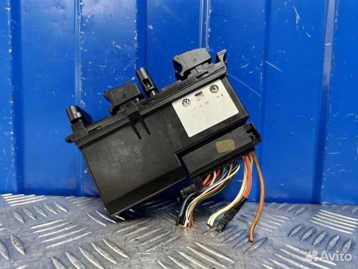 Блок управления стеклоподъемниками Volkswagen