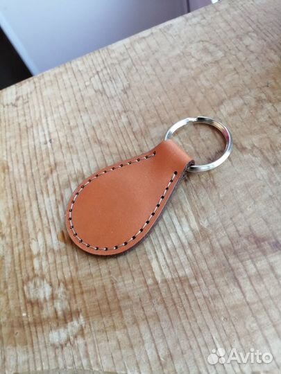Брелок из натуральной кожи