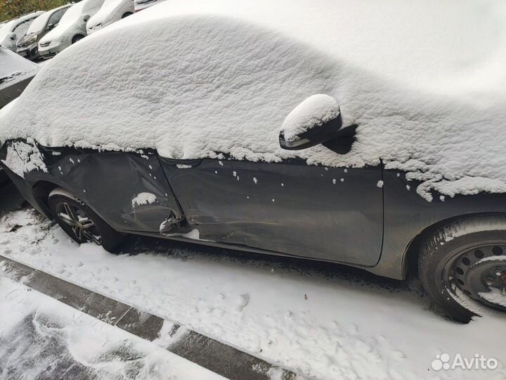 Toyota Corolla 1.6 CVT, 2014, битый, 200 000 км