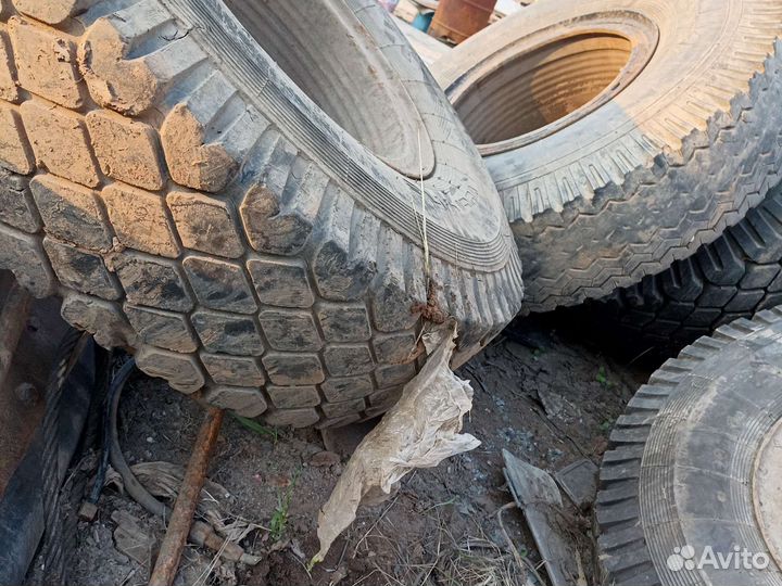 Омскшина И-281, У-4 12.00/20 R20