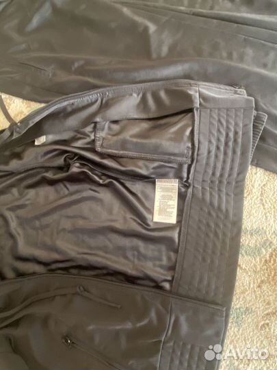 Продам спортивный костюм adidas