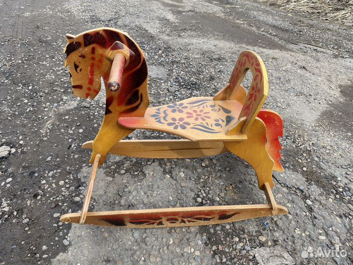 Детская кроватка с маятником и ящиком