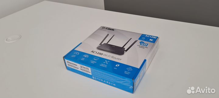 Wi-Fi роутер D-Link DIR-820