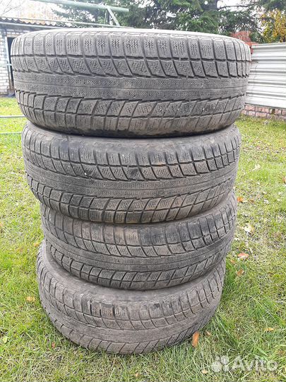 Triangle Snowlink TWT02 235/65 R17