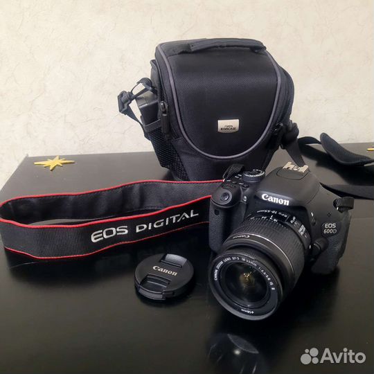 Зеркальный фотоаппарат Сanon EOS 600D