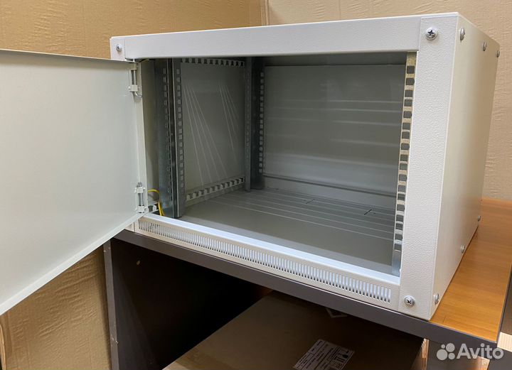 Шкаф телекоммуникационный