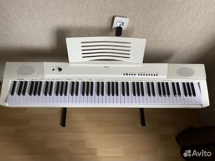 Цифровое фортепиано Tesler KB-8850
