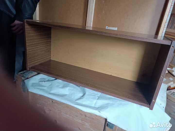 Полка книжная настенная