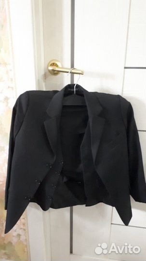 Костюм тройка на мальчика в хорошем состоянии
