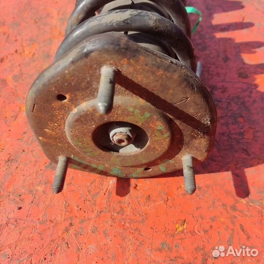 Стойка передняя правая Toyota Mark Ii JZX110