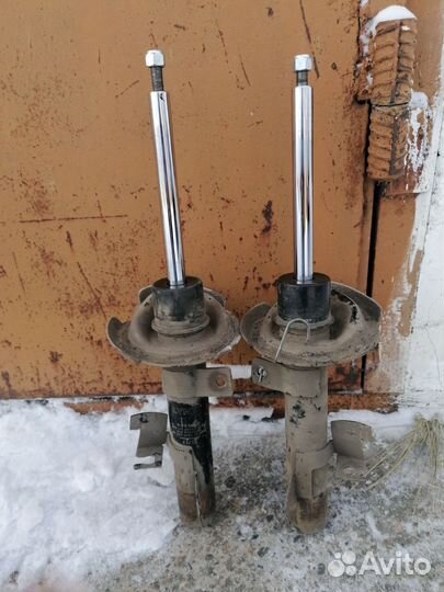 Передние стойки mazda 3 bk