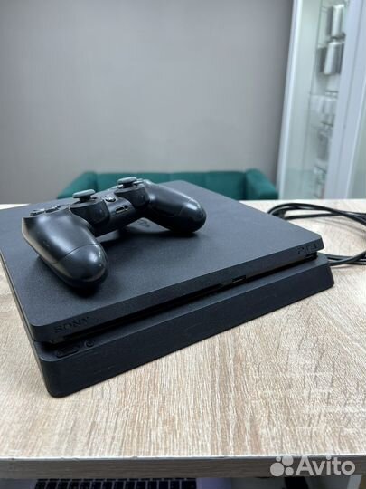 PlayStation 4 slim 1tb