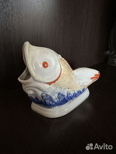 Фарфоровая статуэтка рыба