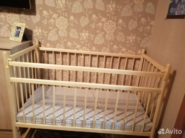 Детская кроватка