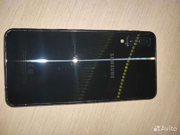Samsung Galaxy A7 (2018), 4/64 ГБ
