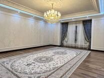 2-к. квартира, 74 м², 3/8 эт.