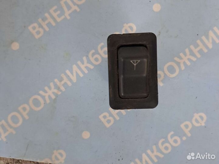 Кнопка включения антенны Mitsubishi Pajero 2