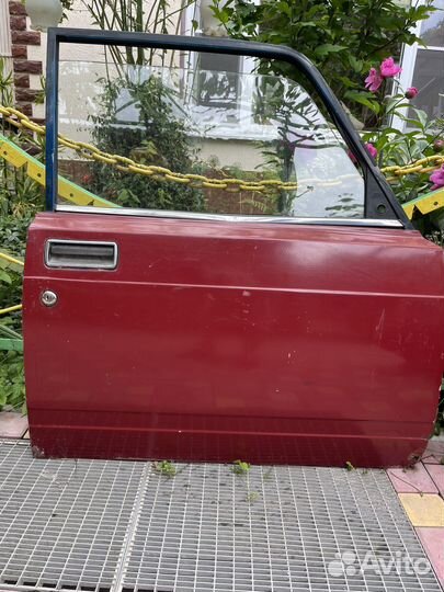 Правая передняя дверь на ваз 2107