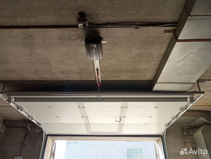 Секционные ворота в гараж