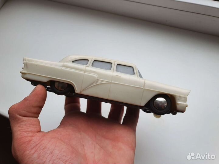 Модель автомобиля газ 13 чайка