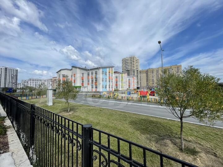 2-к. квартира, 79 м², 10/12 эт.