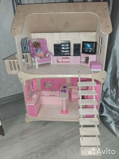 Домик кукольный