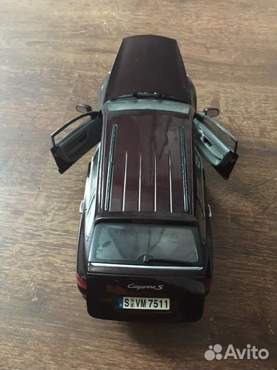 Porsche Cayenne S 1:18