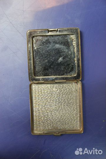 Пудреница Ленэмальер