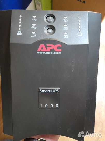 Источник бесперебойного питания APC Smart-UPS 1000