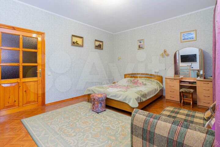 Дом 308 м² на участке 6 сот.