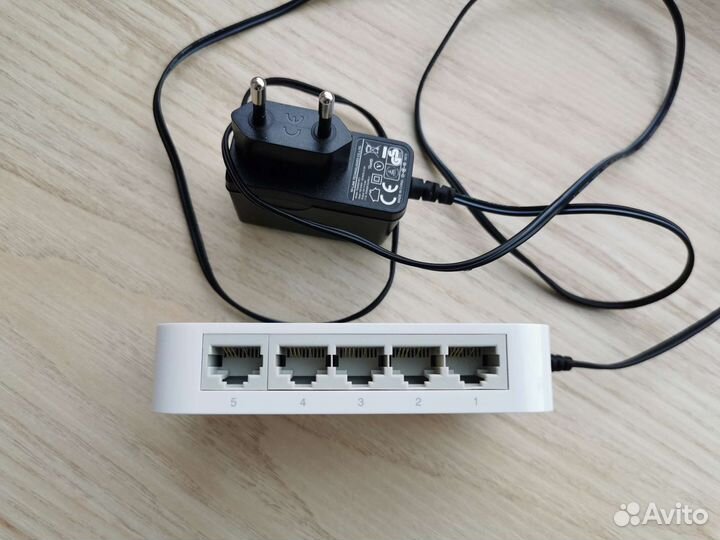 Коммутатор TP-Link TL-SF1005D