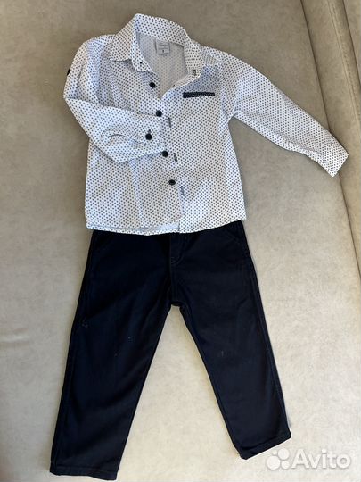 Рубашка, синие брюки