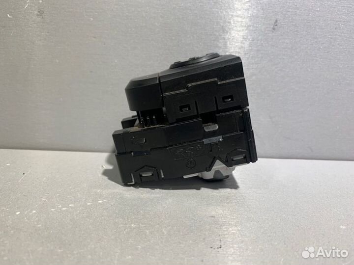 Блок управления зеркалами Kia Rio 4 X-Line хэтчбек