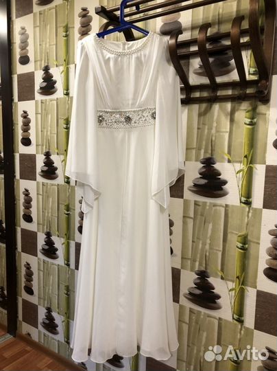 Платье белое