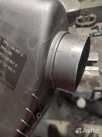 Крышка воздушного фильтра touareg nf,fl, оригинал