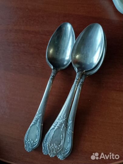 8 мильхиоровых ложек. СССР