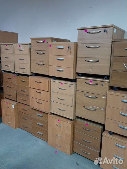 Тумбы б/у подкатные и приставные