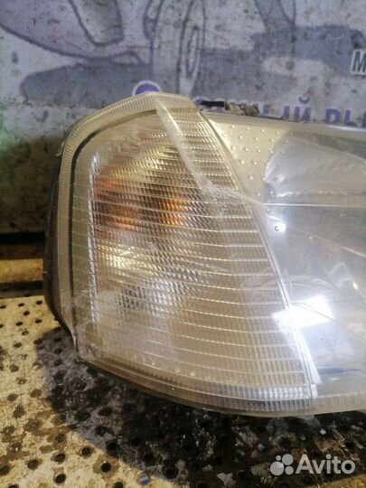 Фара правая Renault Logan
