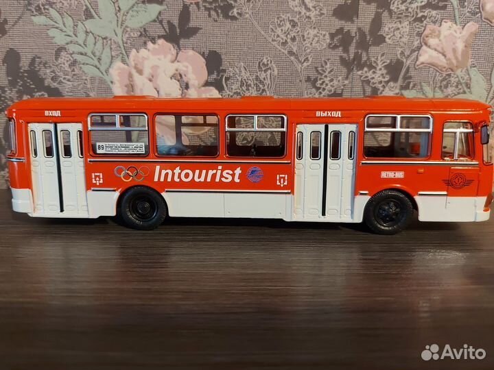 Модели автобуса лиаз-677М 1:43