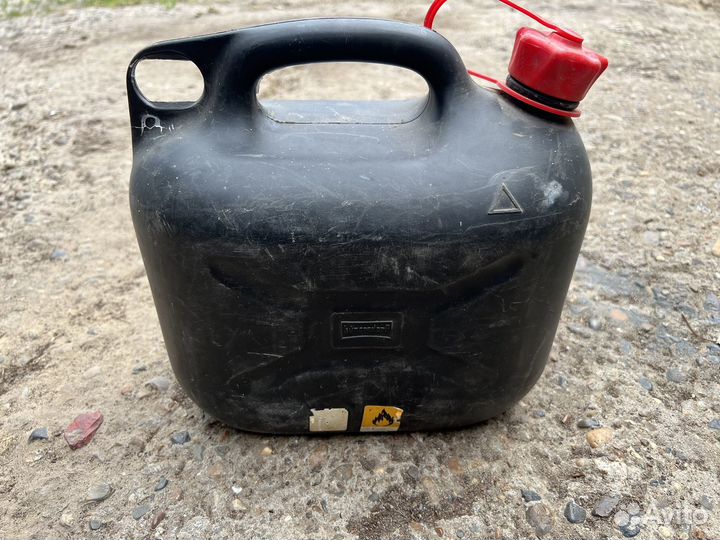 Канистры пластиковая 5л. Для топлива