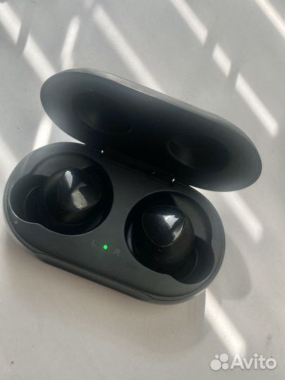 Беспроводные наушники samsung buds