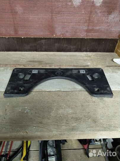 Подиум площадка гос номера Тойота Приус 20