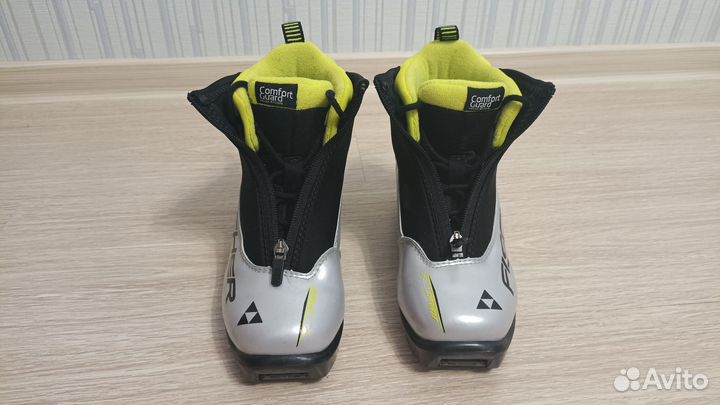 Лыжные ботинки р.35