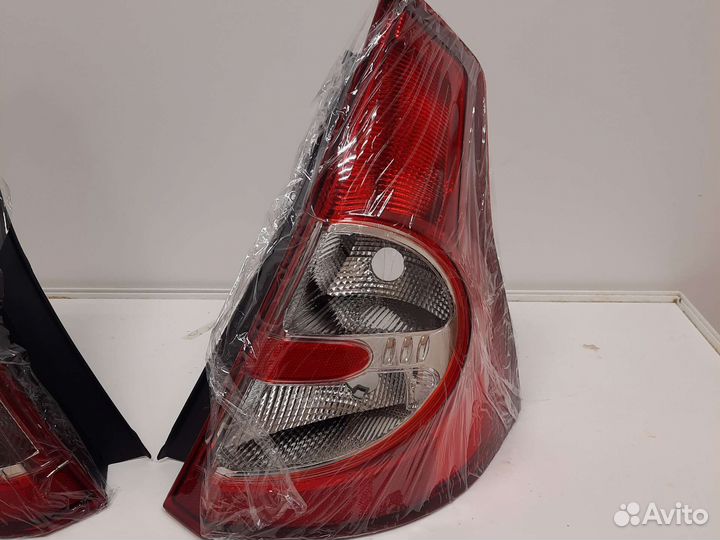 Задний правый фонарь Renault sandero