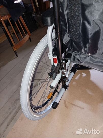 Инвалидная кресло-коляска складная KY954LGC