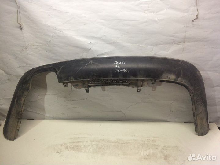 Спойлер бампера задний Volkswagen Passat B6 2005